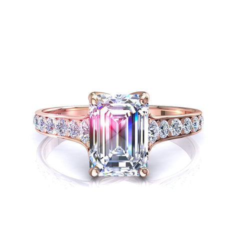 Anello di fidanzamento con diamante in oro rosa 0.90 carati con smeraldo Cindirella