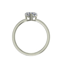 Bellissimo anello in oro bianco 0.60 carati con diamanti a cuore