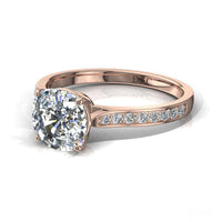Anello di fidanzamento con diamante a cuscino in oro rosa 0.60 carati Ganna
