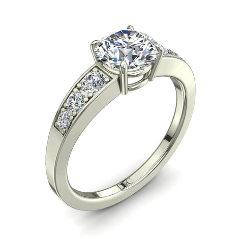 Anello di fidanzamento Nina in oro bianco 0.60 carati con diamante tondo
