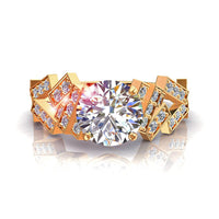 Anello di fidanzamento con diamante tondo Gina da 1.92 carati in oro giallo