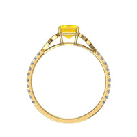 Anello di fidanzamento Angela in oro giallo 2.10 carati zaffiro giallo smeraldo e diamanti marquise