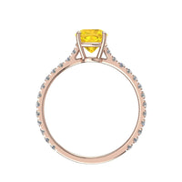 Anello di fidanzamento Zaffiro giallo smeraldo e diamanti tondi Jenny in oro rosa 0.60 carati