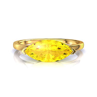 Bellissimo anello di fidanzamento con zaffiro giallo marquise in oro giallo 0.30 carati