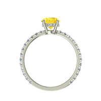 Solitario zaffiro giallo ovale e diamanti tondi San Valentino in oro bianco 1.00 carati