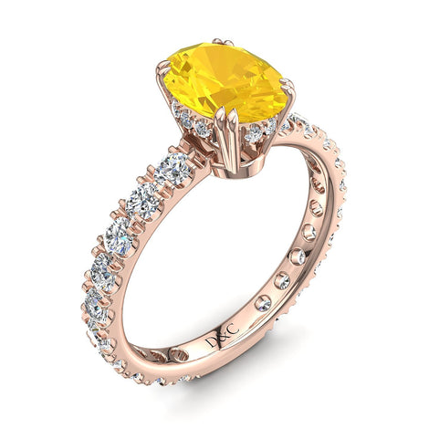 Anello di fidanzamento Valentina in oro rosa ovale con zaffiro giallo e diamanti tondi 1.50 carati