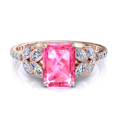 Solitario Angela in oro rosa 2.60 carati con zaffiro rosa smeraldo e diamante marquise