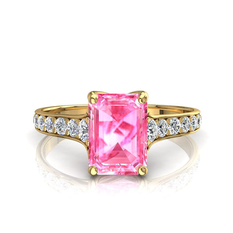 Anello di fidanzamento Cindirella in oro giallo 0.80 carati con zaffiro rosa smeraldo e diamanti tondi