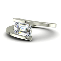 Anello di fidanzamento in oro bianco con diamante Smeraldo da 0.60 carati Arabella