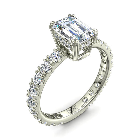 Anello con smeraldo e diamanti Valentina in oro bianco 1.50 carati