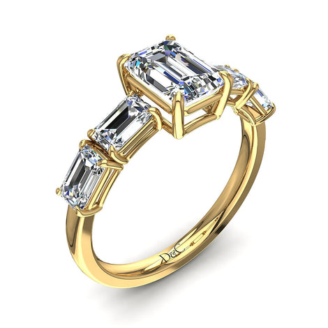 Anello di fidanzamento Dora in oro giallo 3.60 carati con diamante e smeraldo