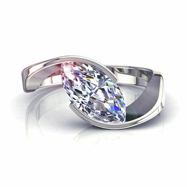 Sylvia I / SI / Platino Anello con diamante marquise da 0.20 carati