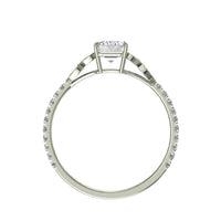 Anello di fidanzamento con diamante marquise Angela in oro bianco 2.10 carati
