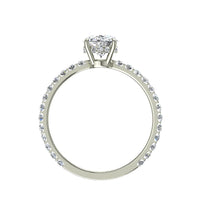 Anello di fidanzamento con diamante ovale in oro bianco 0.90 carati di San Valentino