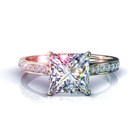Bague de fiançailles diamant princesse et diamants ronds 0.60 carat Ganna