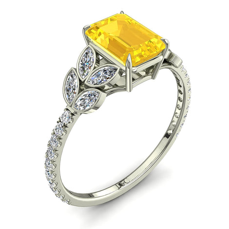 Anello di fidanzamento Angela in oro bianco 1.10 carati zaffiro giallo smeraldo e diamanti marquise