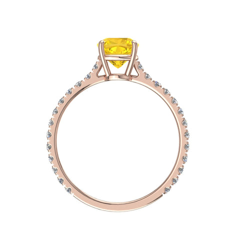 Anello di fidanzamento Cindirella in oro rosa 0.90 carati con zaffiro giallo smeraldo e diamanti tondi