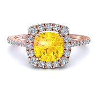 Anello di fidanzamento con zaffiro giallo cushion e diamante tondo Alida in oro rosa 2.10 carati