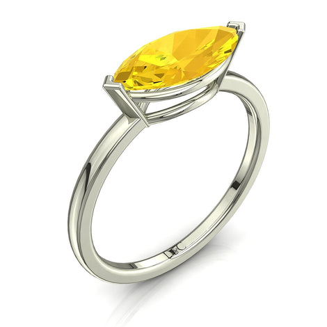 Bellissimo anello marquise in oro bianco 0.60 carati con zaffiro giallo