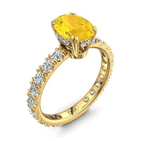 Solitario Valentina in oro giallo 1.50 carati con zaffiro giallo ovale e diamanti tondi