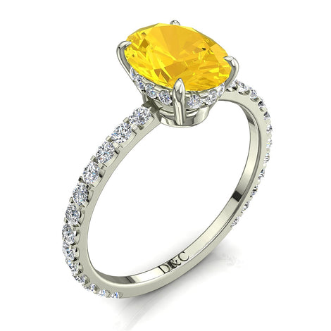 Solitario zaffiro giallo ovale e diamanti tondi San Valentino in oro bianco 2.50 carati