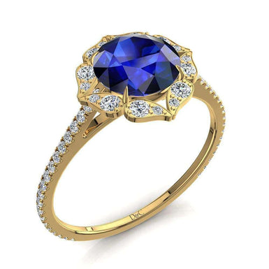 Arina 1.40 克拉圆形蓝宝石和圆形钻石戒指
