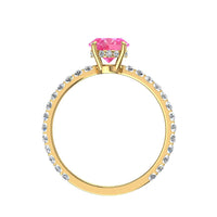 Solitario con zaffiro rosa ovale e diamanti tondi San Valentino in oro giallo 1.00 carati