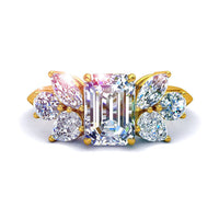 Anello di fidanzamento con diamante smeraldo Lucie in oro giallo 2.60 carati
