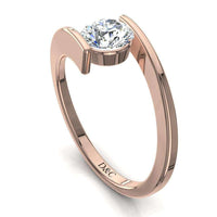 Anello di fidanzamento Arabella con diamante tondo da 0.50 carati in oro rosa