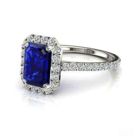 Anello di fidanzamento con smeraldi Camogli, zaffiri e diamanti tondi, oro bianco 1.10 carati