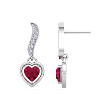 Orecchini Kiara con rubino a forma di cuore da 0.54 carati e diamanti tondi